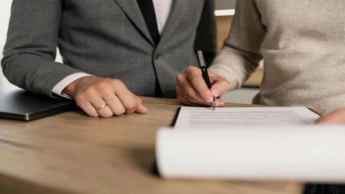 pexels-a-darmel-7641842.opti_-1 Contratação - Fechando o Ciclo com Excelência